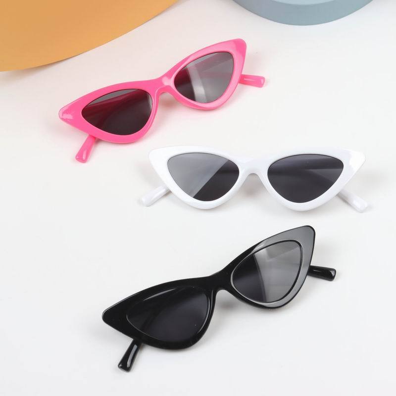 Wholesale Children's Fashion Triangle Cat's Eye Light Color Lens Sunglasses